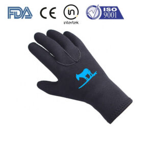 surfdonkey wetsuit gloves tested in the cold east cost water 