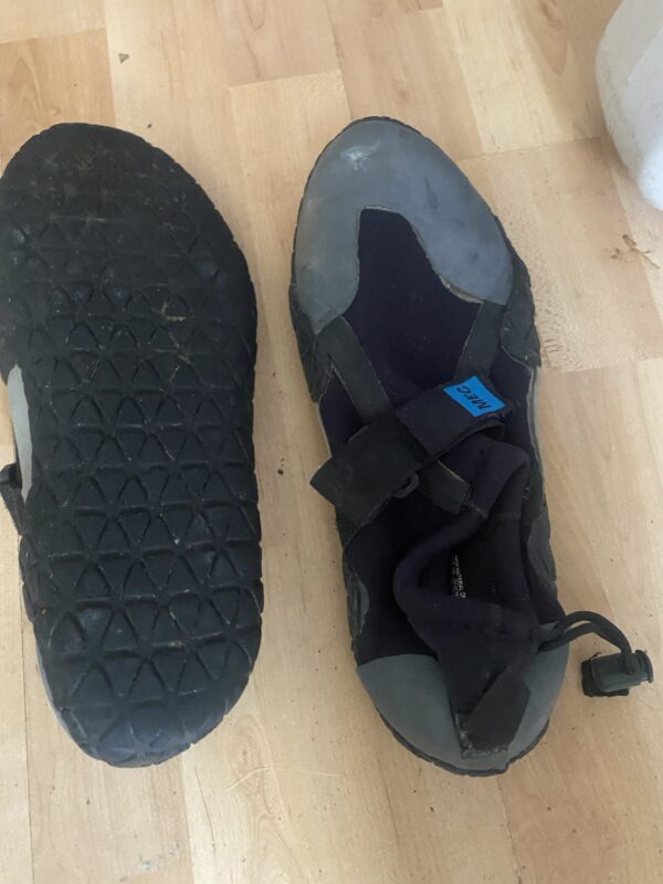 Reef booties size 12 pre loved